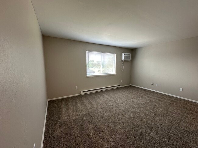 2B Reno Living Room - Arlington South Apartments