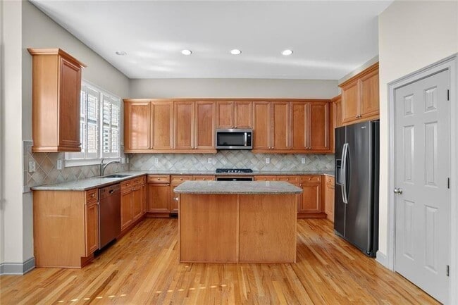 Foto del edificio - 3006 Riverstone Tr