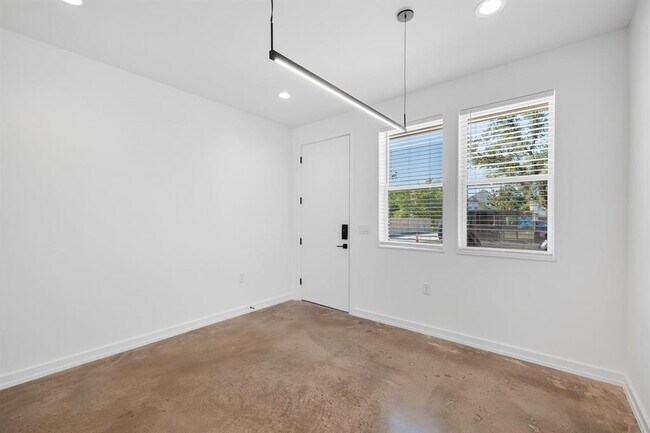 Foto del edificio - 914 Taulbee Ln