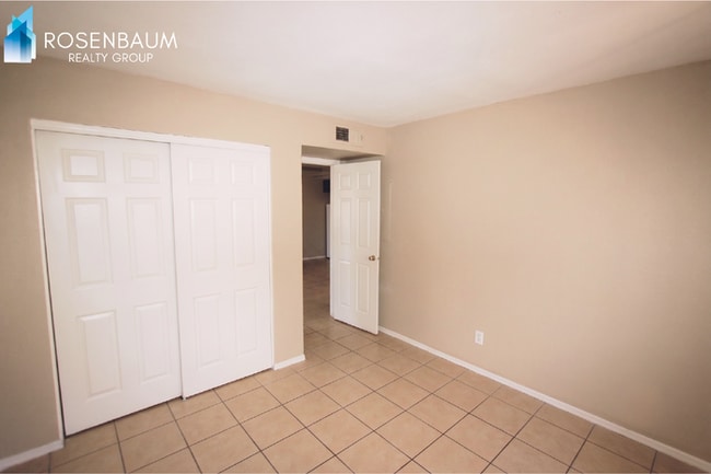 Building Photo - 2747 E Chipman Rd