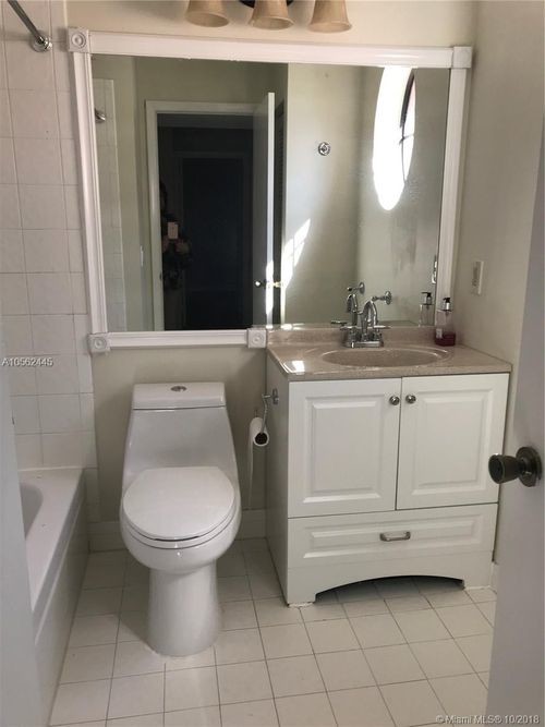 Foto del edificio - 501 SW 158th Terrace