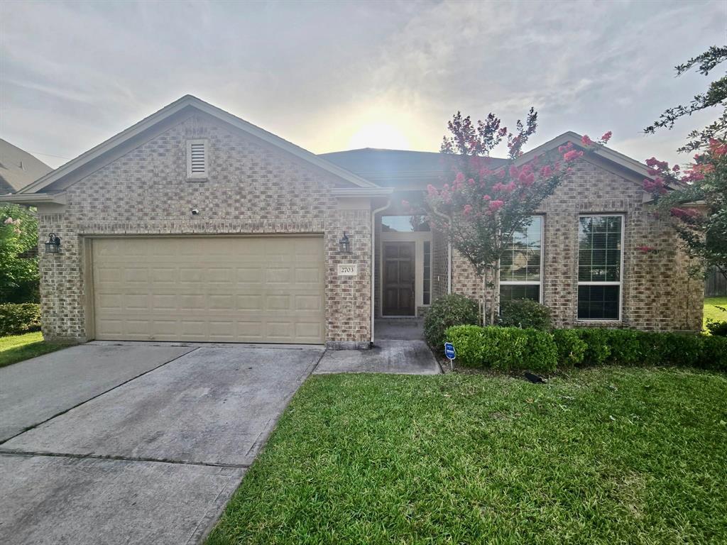 Foto principal - 2703 Barrington Branch Dr