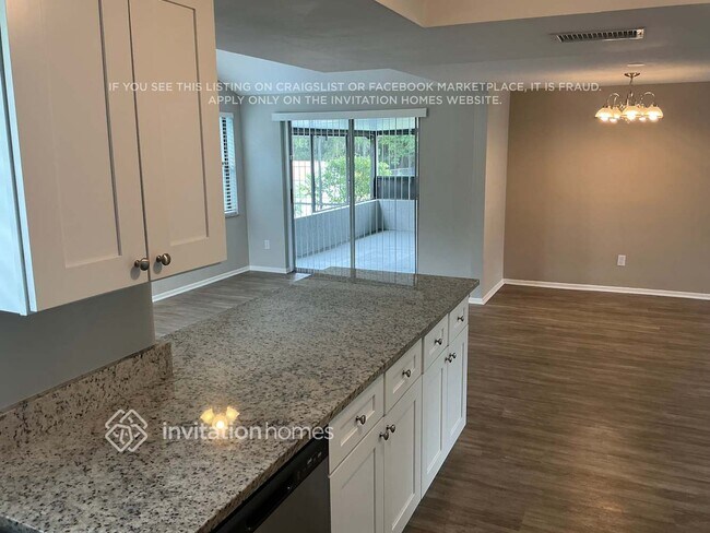 Foto del edificio - 16033 Villa Dr