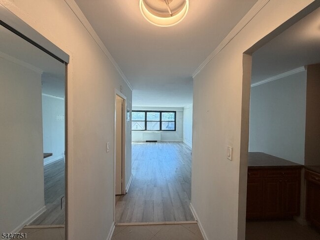 Building Photo - 285 Aycrigg Ave