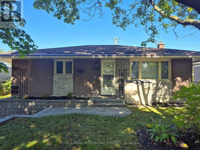 Building Photo - 2529 Roman Ave