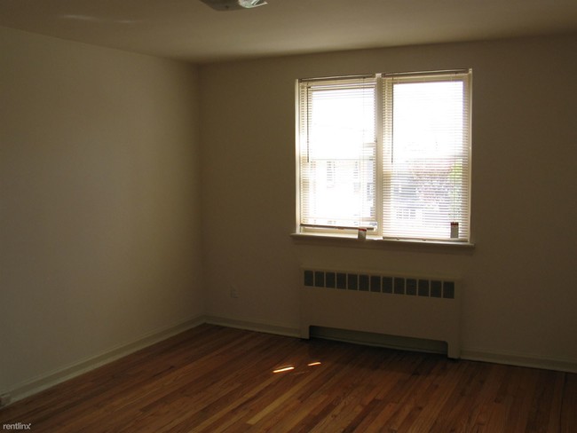 Building Photo - 101 Summit Ln