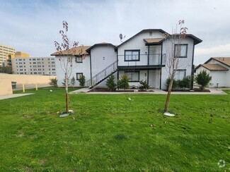 Building Photo - 2704 Villalovos Ct