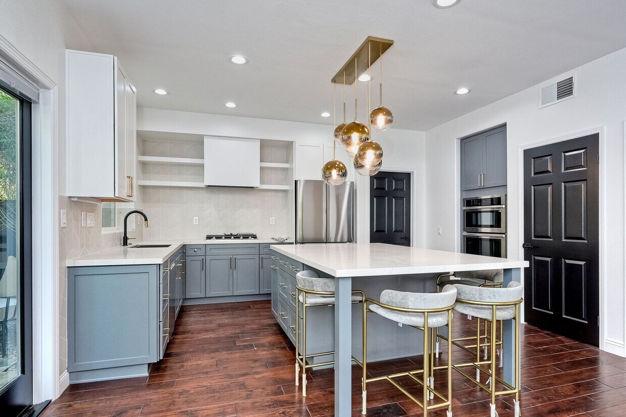 Foto principal - 7393 Portage Way