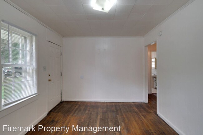Building Photo - 3 br, 2 bath House - 318 E. Highland Drive