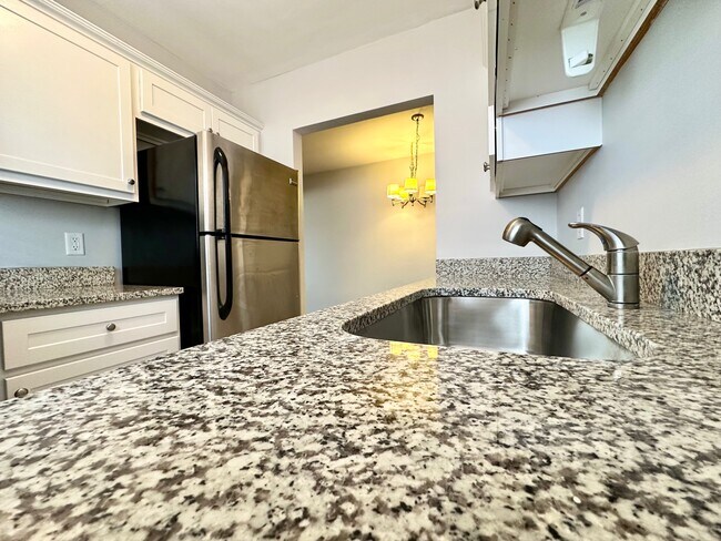 Foto del edificio - 4633 Jamieson Ave