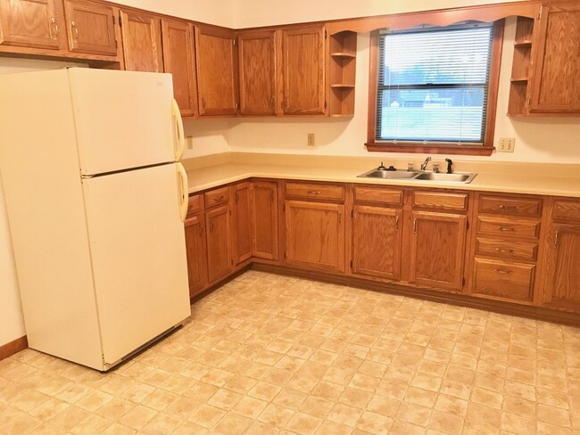 Foto del edificio - 547 Circle Pine Dr