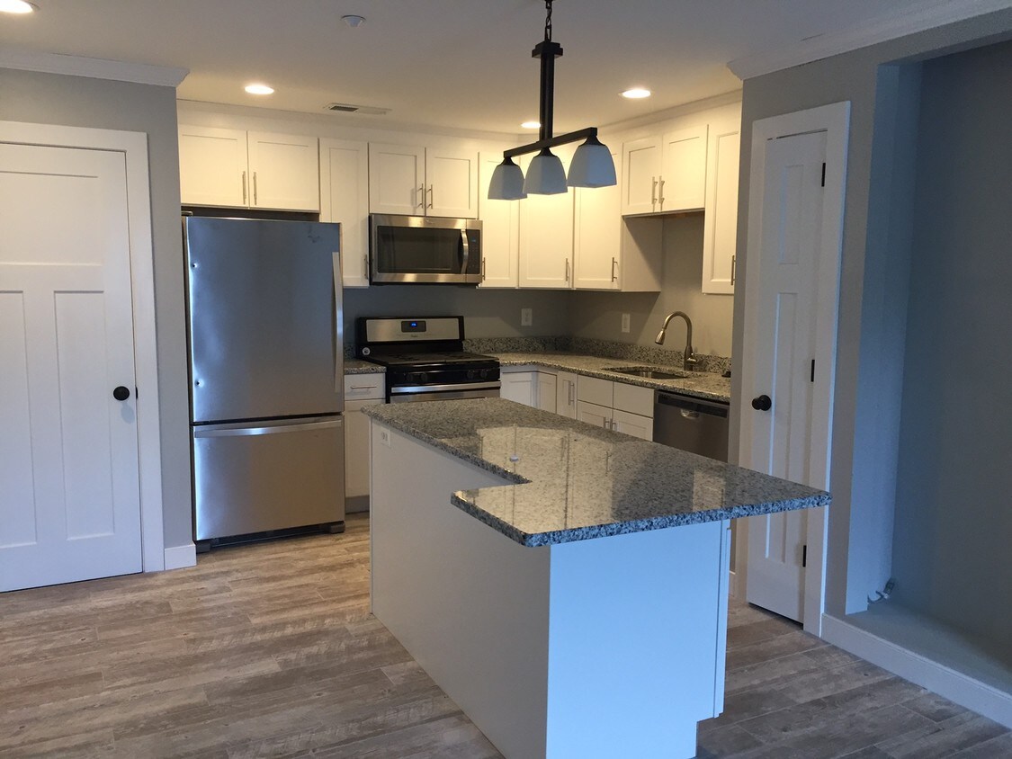 Kitchen - 7 W Market St