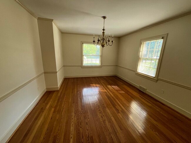 Foto del edificio - 405 Holiday Rd