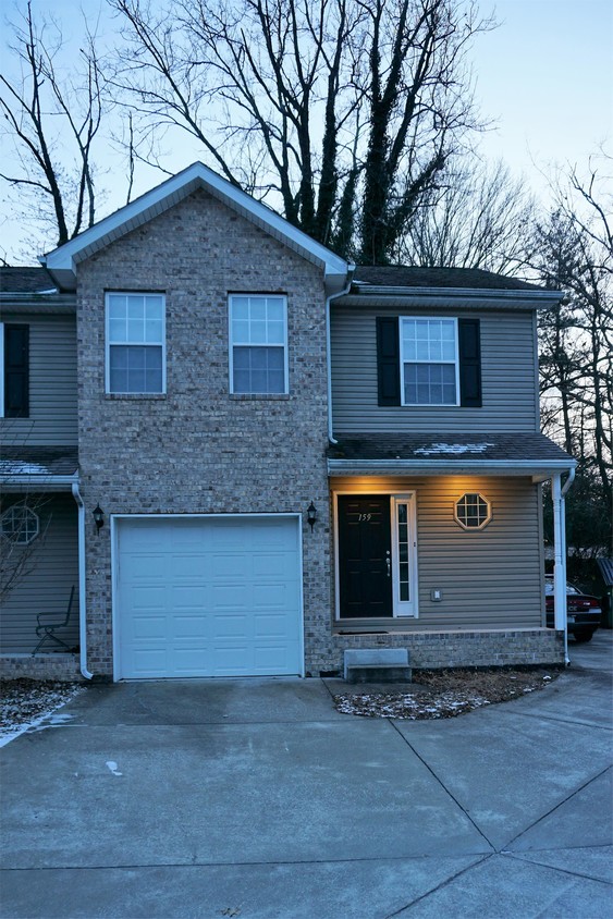 Primary Photo - 159 Midland Trail