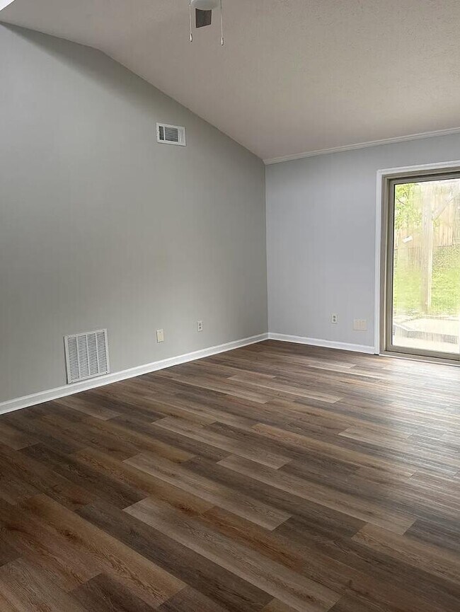 Foto del edificio - 3317 Oaklyn Ct