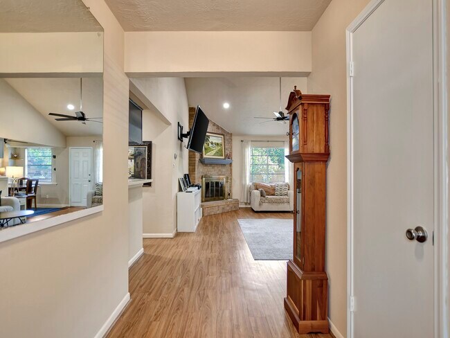 Foto del edificio - 21902 Meadowhill Dr