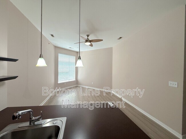 Foto del edificio - 2125 Southend Dr