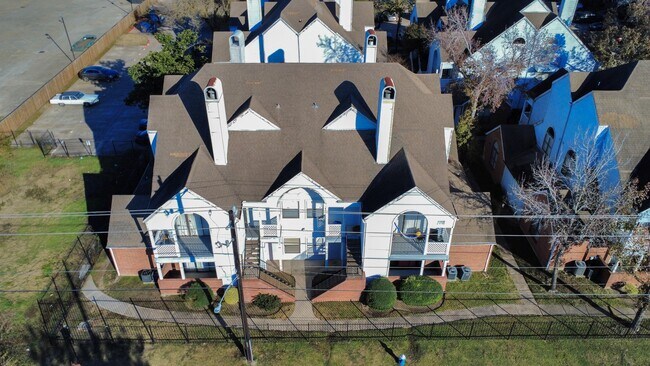 Building Photo - 14550 Fonmeadow Dr