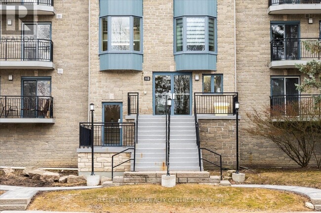 Photo du bâtiment - 85-285 Wellington St W