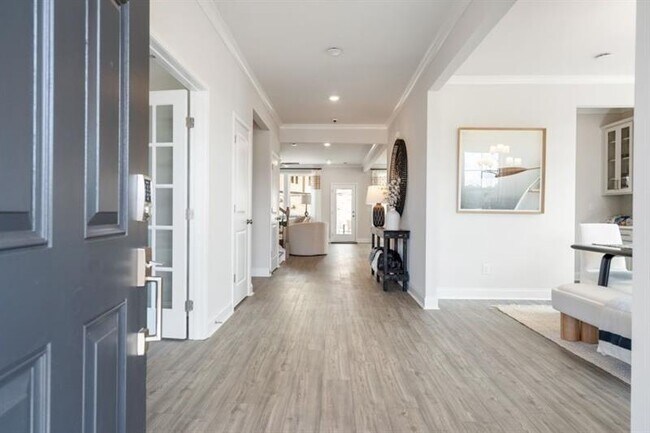 Foto del edificio - 6180 Misty Hill Ln