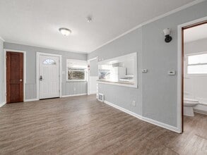 Building Photo - 396-398-398 S Powell Ave