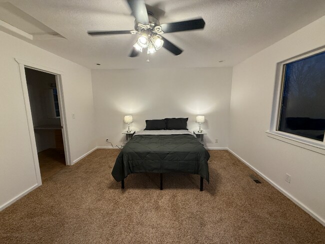 Foto del edificio - 1319 W Hasket Cir