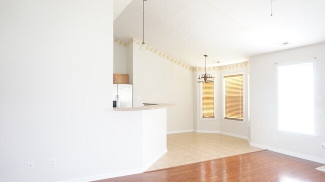 Building Photo - 104 Nesting Ln