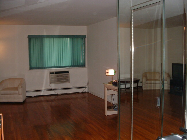Building Photo - 3831 Orloff Ave
