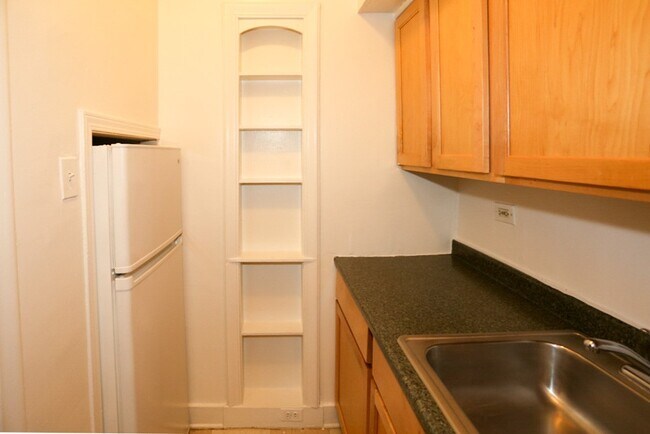 Foto del edificio - 541 W Arlington Pl