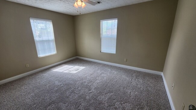 Building Photo - Beautiful Remodeled Home!