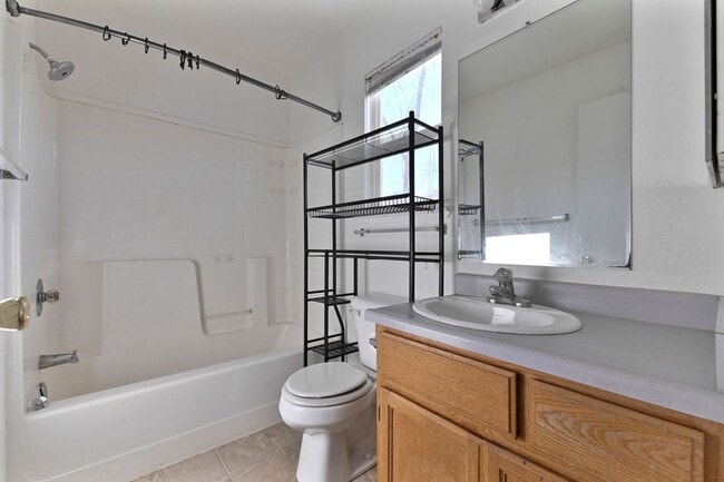 Building Photo - 49 Gatewood Ave