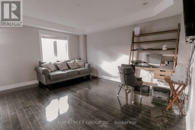 Building Photo - 45 Routliffe Ln