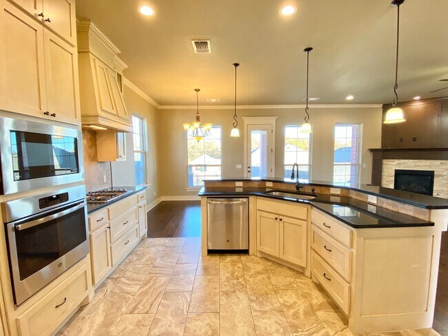 Building Photo - 2011 Allora Ct