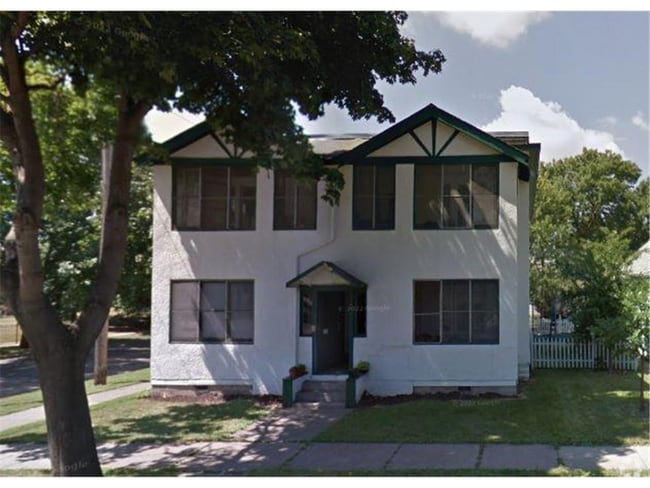 Building Photo - 603-603 Simpson St