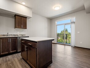 Building Photo - The Lux