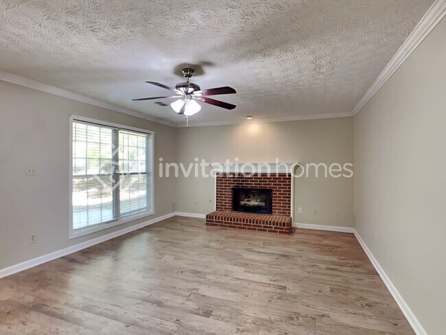 Building Photo - 2560 Suwanee Lakes Trail NW