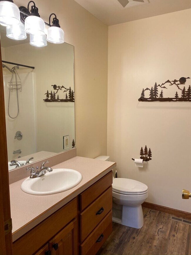 Foto del edificio - 4 Bedroom on the edge of town in Whitefish!