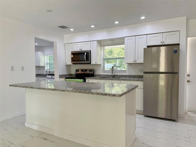 Building Photo - 1617 Birch St