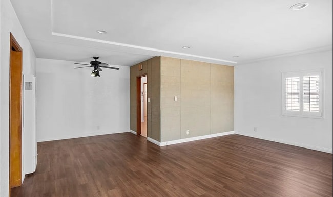 Building Photo - 933 Island Ave