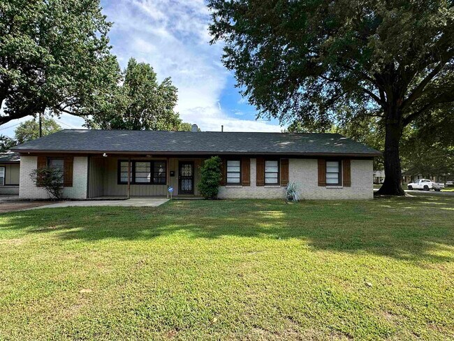 Building Photo - 4674 Quince Rd