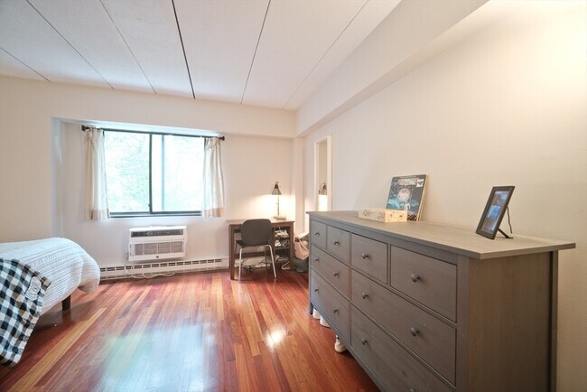 Foto del edificio - 140 Pleasant St
