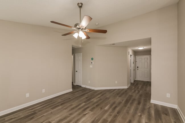 Building Photo - 4936 Aldersbrook Dr