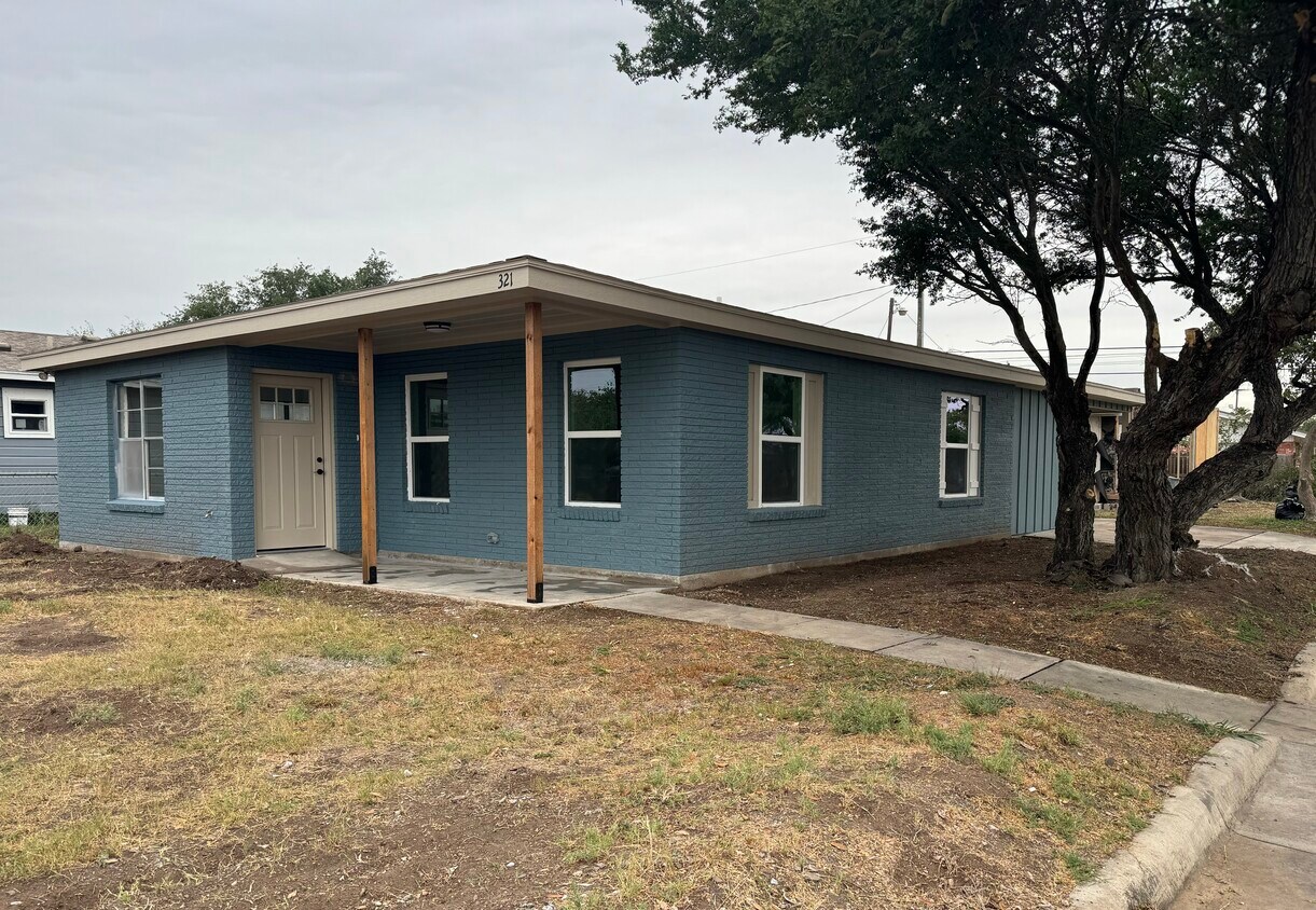 Foto principal - 321 E Stubbs St