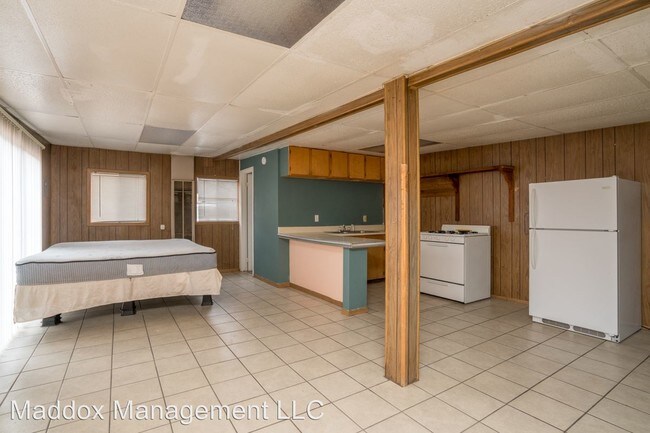 Foto del edificio - 815 Girard Blvd NE