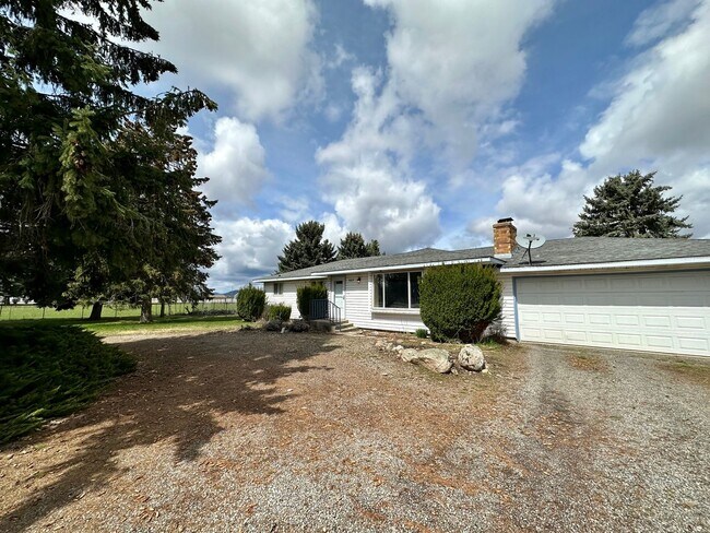 Foto del edificio - Prairie Avenue Home with No CC & R'S (APP#...