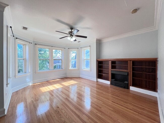 Building Photo - 6424 S Talman Ave