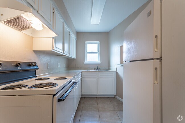 Royal Wayside Apartments photo'