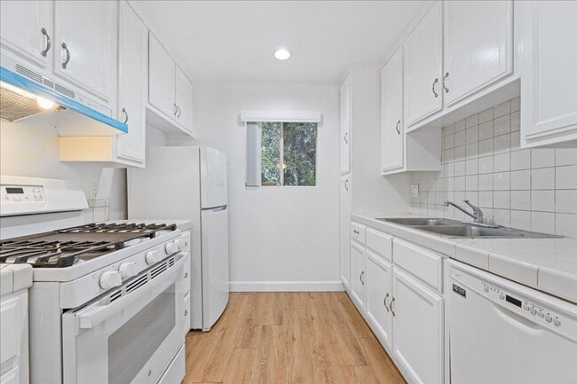 Building Photo - 1755 Sherman Pl