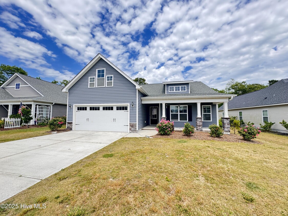 Foto principal - 120 Emerson Ln