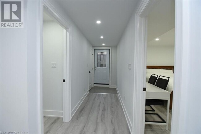 Building Photo - 20 Greti Dr